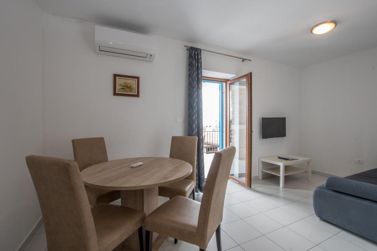 App Jadranka Apartamento Umag Exterior foto